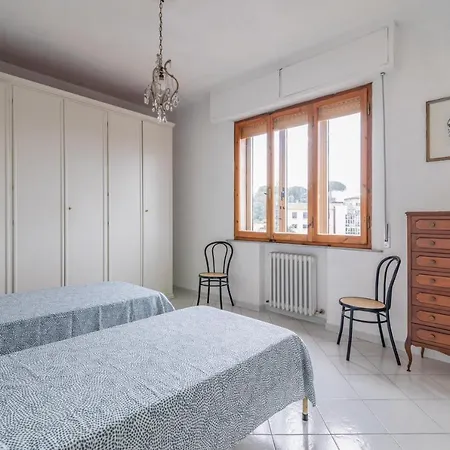 דירה Guesthost - Comfy Flat Steps Away From Station