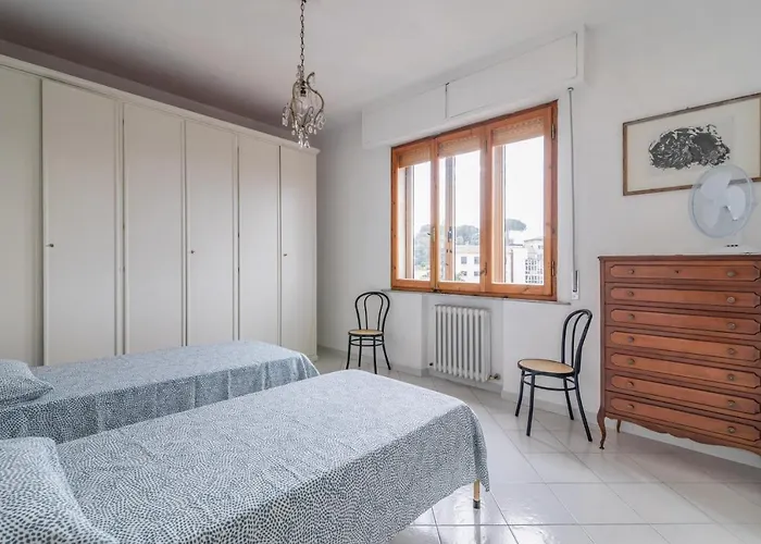 דירה Guesthost - Comfy Flat Steps Away From Station