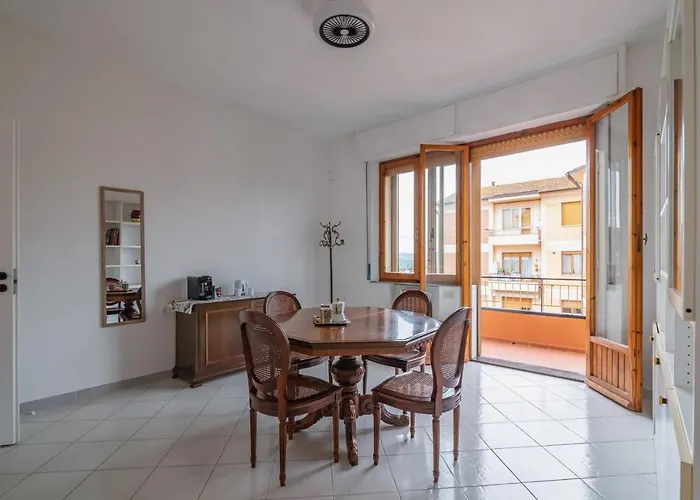 דירה Guesthost - Comfy Flat Steps Away From Station סיינה