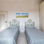 Guesthost - Comfy Flat Steps Away From Station Siena