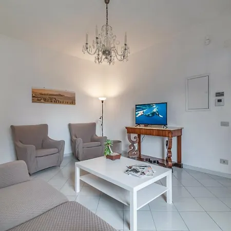 アパート Comfy Flat Steps Away From Station! *