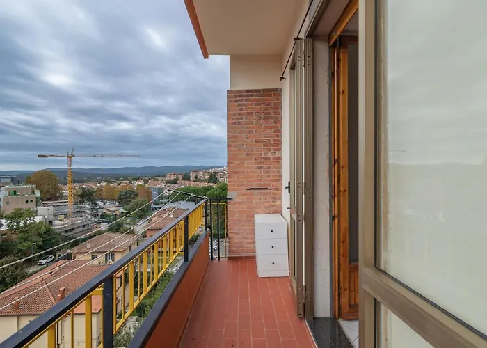 Apartment Guesthost - Comfy Flat Steps Away From Station