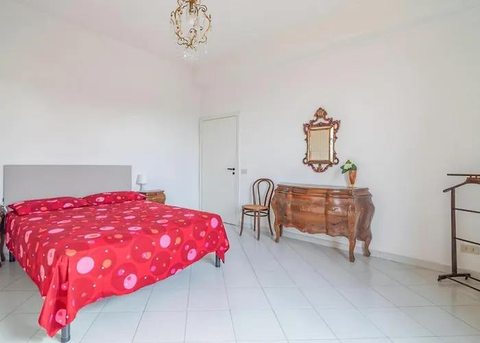 Guesthost - Comfy Flat Steps Away From Station Apartamento Siena