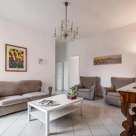 Apartman Guesthost - Comfy Flat Steps Away From Station *