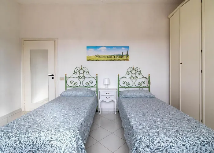 Guesthost - Comfy Flat Steps Away From Station シエーナ