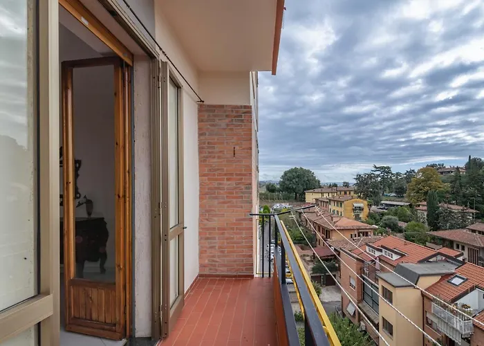 Guesthost - Comfy Flat Steps Away From Station Siena
